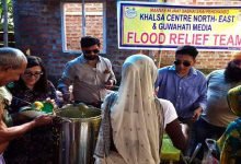 Assam: Guwahati Media distributes Flood Relief in Association with Khalsa Centre