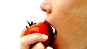 Tomato juice is beneficial in reducing body fat and fighting with cancer