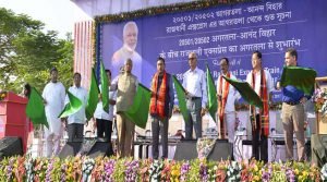 Rajen Gohain Flags off Agartala – New Delhi Rajdhani Express