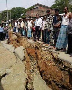Assam: 5000 villagers afraid as Cracks due to erosion appear in Hartikar Village