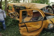 Bus-train collision: 13 children dead, 8 injured