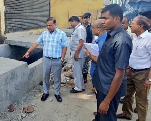 Assam: Himanta inspects roads from Six Mile to VIP road