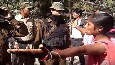 Assam- Clash between tea labourers and police, 18 injured including 8 cops