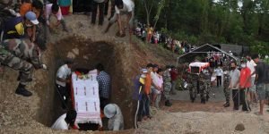  Manipur: Army bids adieu to its martyred soldier in liemakhong