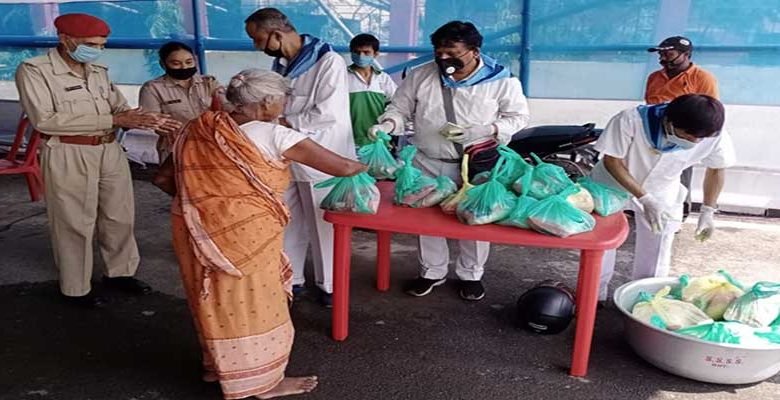 Assam: SSSSO seva dal provides food packets to poor before beginning of lockdown