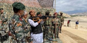 India: Raksha Mantri visits Ladakh and Kashmir Valley
