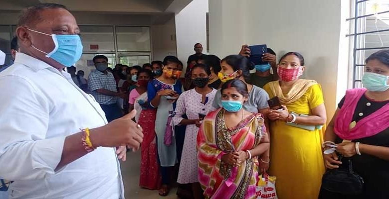 Assam: Minister Suklabaidya supervises intensified vaccination drive in Hailakandi & Karimganj districts