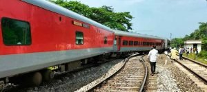 Assam: Guwahati – Howrah Spl Express derailed. No injury, no casualty