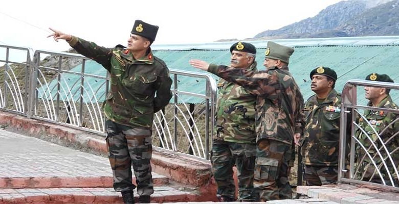 Eastern Army Commander visits forward areas in sikkim