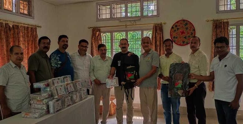 Assam: Aaranyak-IRF provides field gear to forest staff in Burhachapori WL Sanctuary