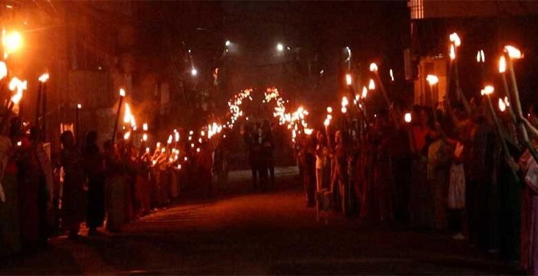 Manipur: Meitei Women form Human Chains on Street for Peace