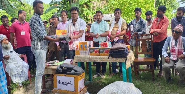 Assam: Aaranyak provides field gear to Forest Dept for volunteers, VDP members