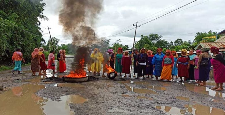 Manipur: 48 Hr Bandh called by Merira Paibi Cripples Normal life in Imphal Valley