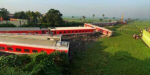 Delhi-Kamakhya North East Express Derails In Bihar's Buxar , 4 dead, 70 injured