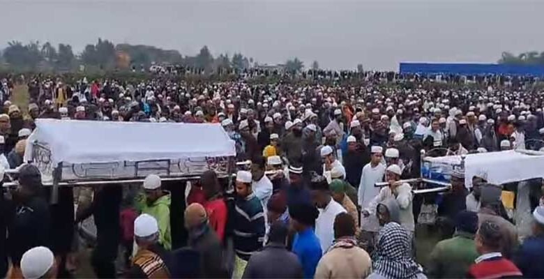 Manipur: Last rites of five people gunned down in Lilong performed