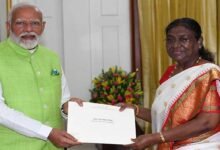 PM Modi meets President Droupadi Murmu, submits resignation