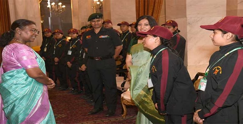 Manipur Students met President of India