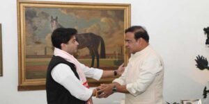 NEW DELHI-  Chief Minister of Assam, Dr. Himanta Biswa Sarma met Union Minister for Development of North Eastern Region (DoNER), Jyotiraditya M. Scindia at his official residence here on Tuesday.