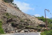 Sikkim: Massive Landslide Disrupts NH-10 and Lava Road, Strands Commuters in Sikkim