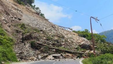 Sikkim: Massive Landslide Disrupts NH-10 and Lava Road, Strands Commuters in Sikkim