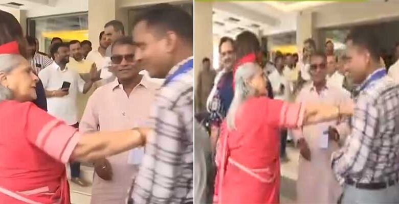 VIRAL: Jaya Bachchan’s Heated Reaction to Selfie Attempt Goes Viral
