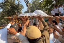 Youth Congress Holds Dramatic Protest in Delhi Alleging “Vote Theft” in Haryana Assembly Polls