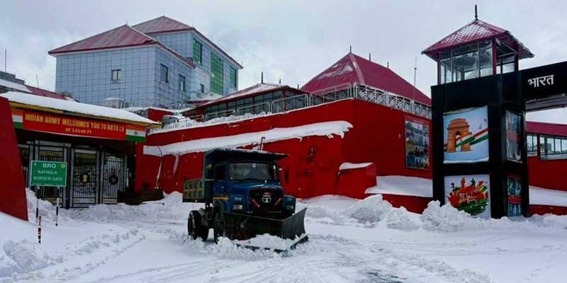 BRO Begins Snow Clearance Ops in Sikkim