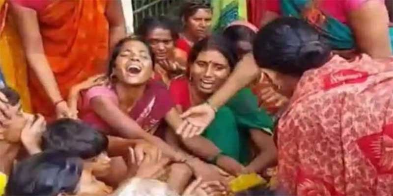 Bihar : 8 women killed in stampede at Maa Sheetla Mandir in Nalanda