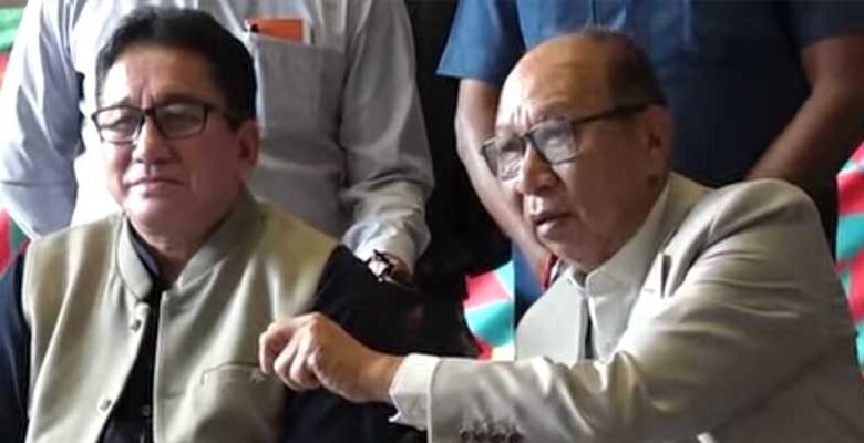 Manipur CM Holds Talks with Kuki-Zo Leaders in Guwahati