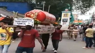 Bengal Election: LPG Cylinder, Fuel Pump Used Symbolic “Last Rites” Draw Attention