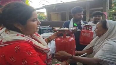 Army Soldier, Wife Donate 90 LPG Cylinders to Assam Flood Victims﻿